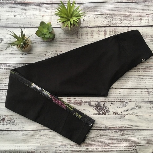 Lululemon Wunderunder Floral NWOT - Picture 4 of 8